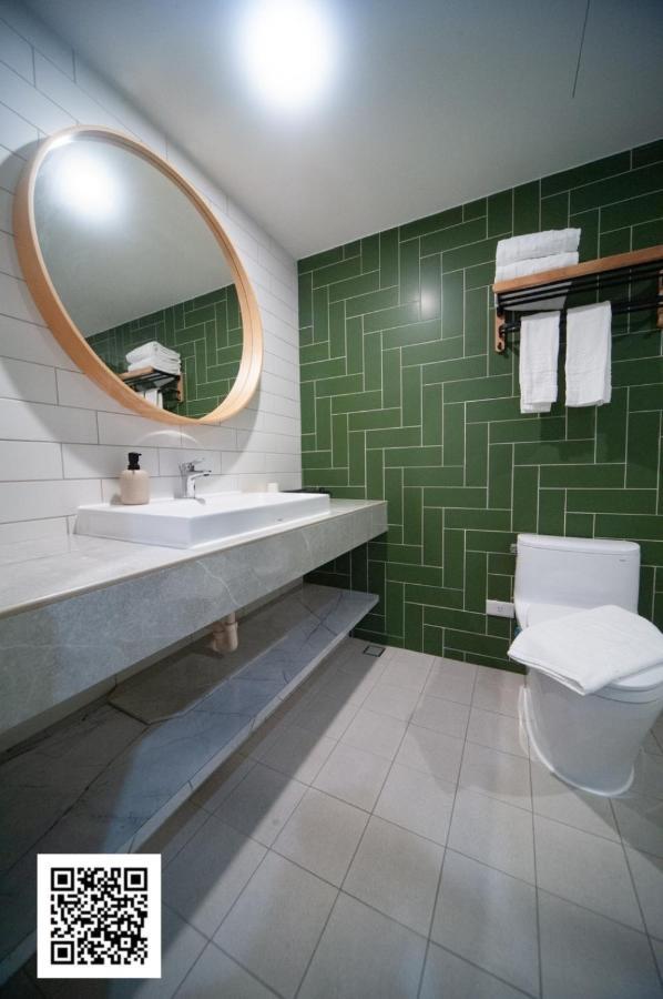 Huwei 虎尾小9窩-採自助式入住 Bed & Breakfast エクステリア 写真